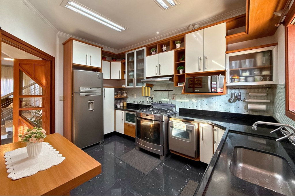Casa 4 dormitórios no bairro São José