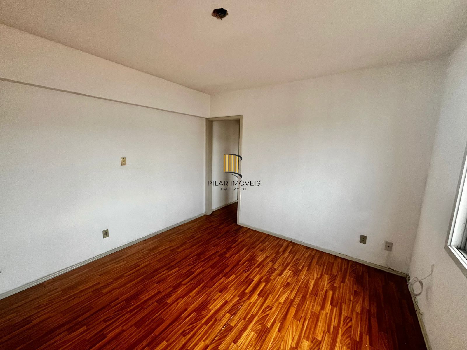 Apto de 01 dorm, 5º andar, elevador, vista, bairro Passo da Areia com 40,24 m²