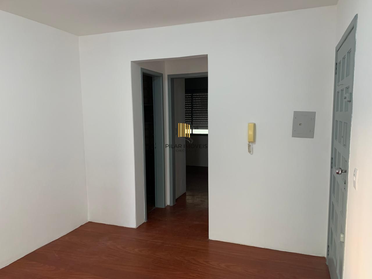 01 dormitório, na João Alfredo, Cidade Baixa, com 36 m2, 01 lance de escada