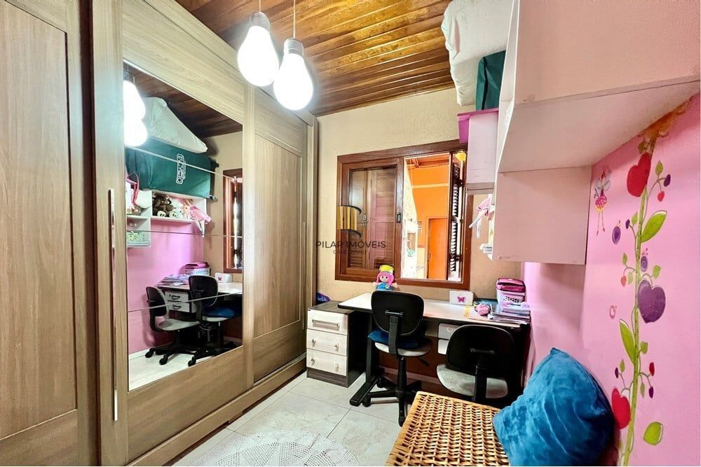 Casa 4 dormitórios no bairro Estância Velha