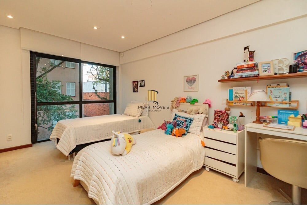 Apartamento 4 dormitórios no bairro Floresta