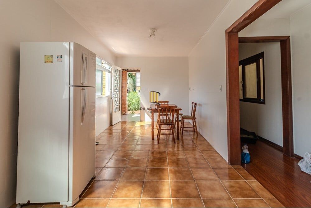 Casa 6 dormitórios no bairro Passo da Areia