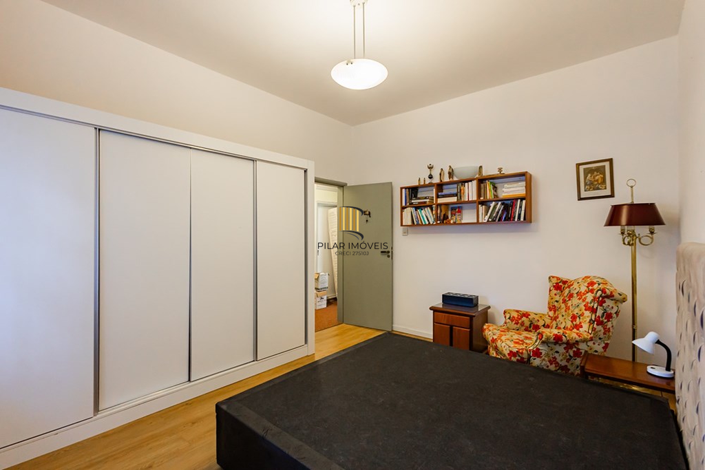 Casa 5 dormitórios no bairro Petrópolis