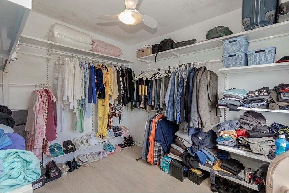 Casa 4 dormitórios no bairro Lomba do Pinheiro