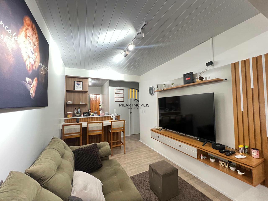 Casa 3 dormitórios no bairro Hípica