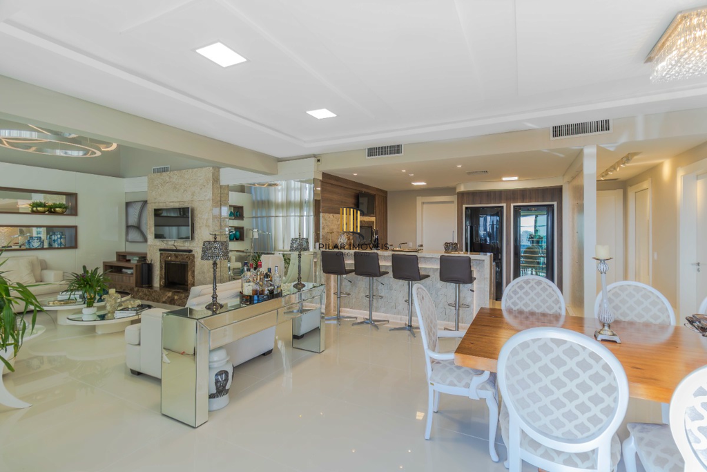 Apartamento 4 dormitórios no bairro Jardim Europa