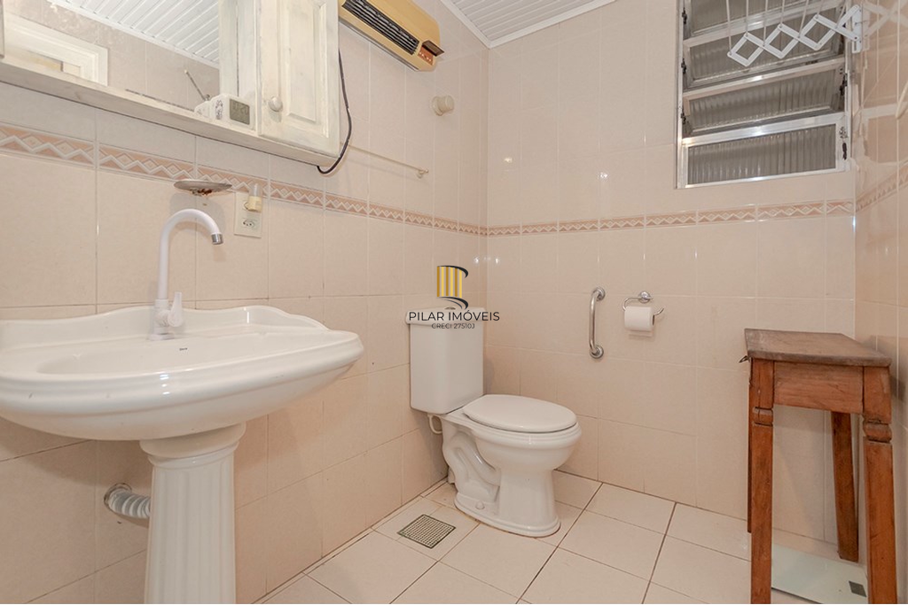 Apartamento 4 dormitórios no bairro Menino Deus