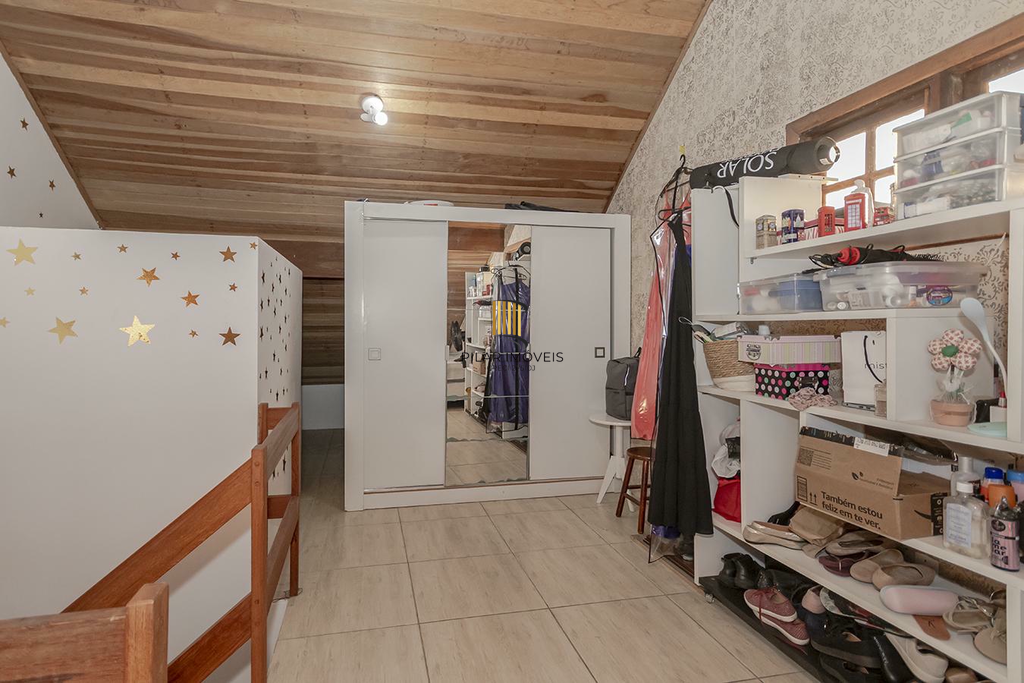 Casa 3 dormitórios no bairro Guarujá