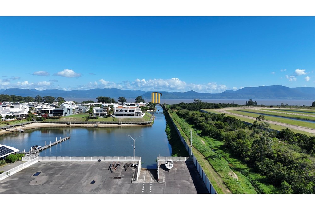 Casa de Condomínio 4 dormitórios no bairro Morada do Sol