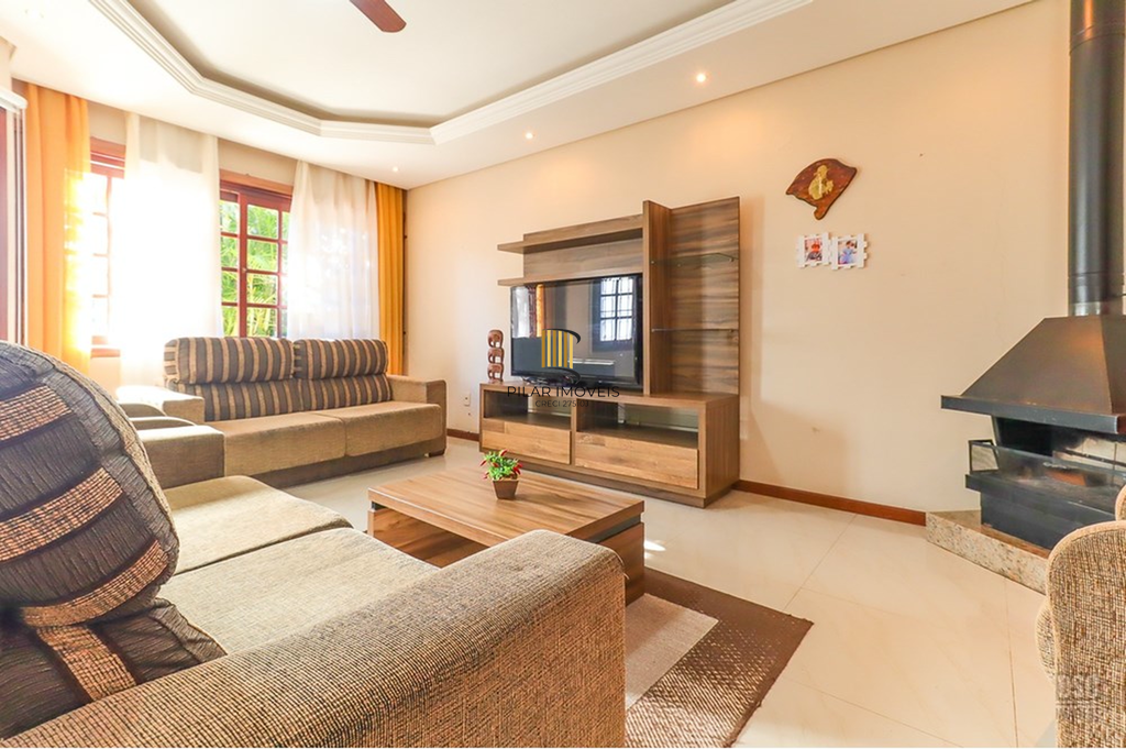 Casa 5 dormitórios no bairro Ipanema