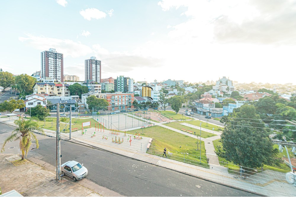 Casa 4 dormitórios no bairro Chácara das Pedras