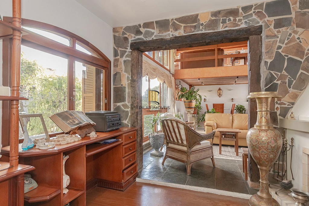 Casa 4 dormitórios no bairro Passo da Areia