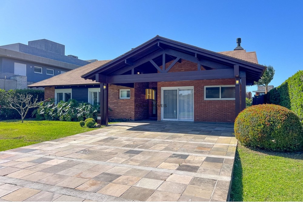 Casa de Condomínio 4 dormitórios no bairro Centro