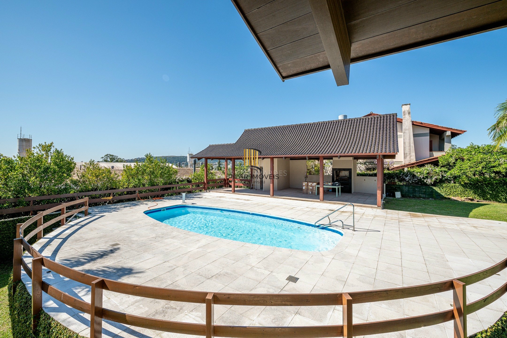 Casa de Condomínio 3 dormitórios no bairro Cavalhada