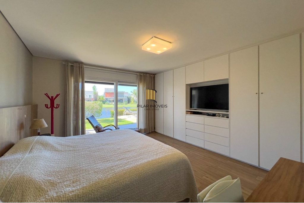 Casa de Condomínio 4 dormitórios no bairro Centro