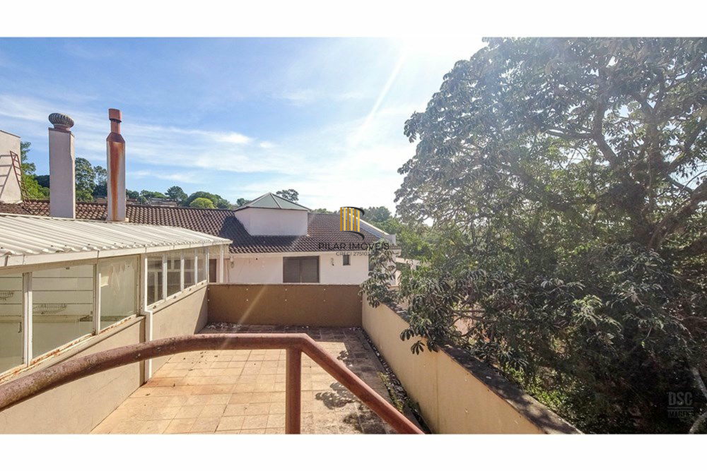 Casa 8 dormitórios no bairro Glória