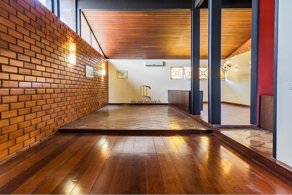 Casa 4 dormitórios no bairro Jardim Lindóia