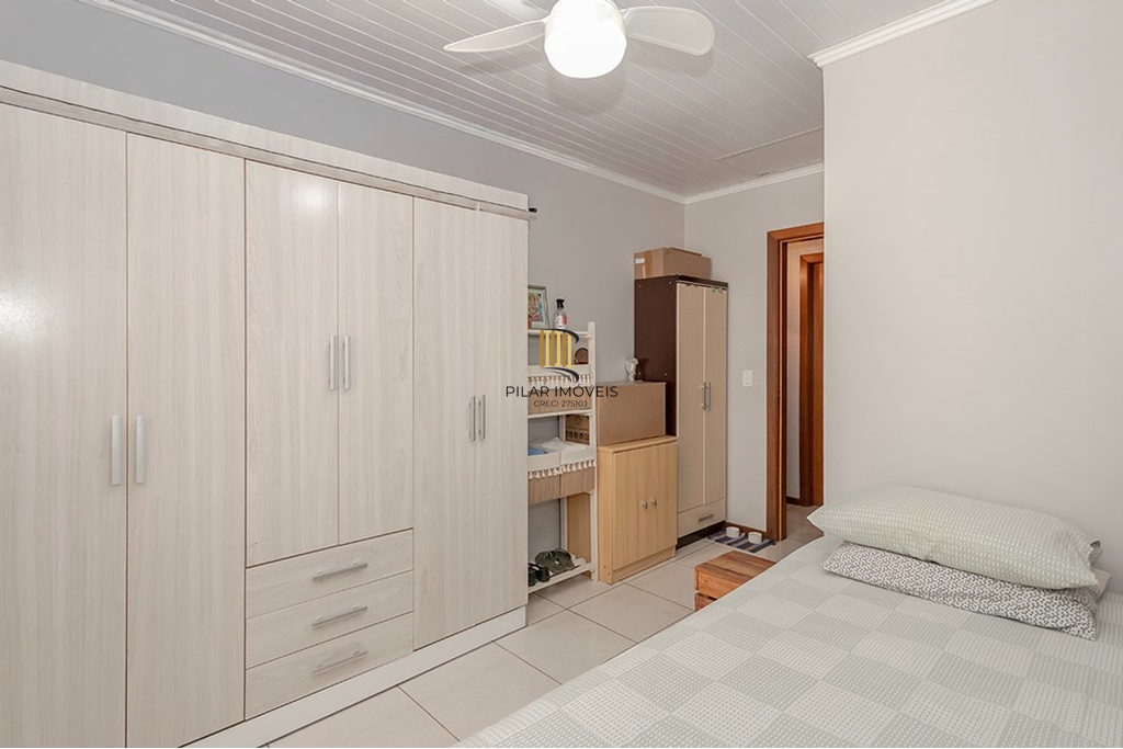 Casa 2 dormitórios no bairro Hípica