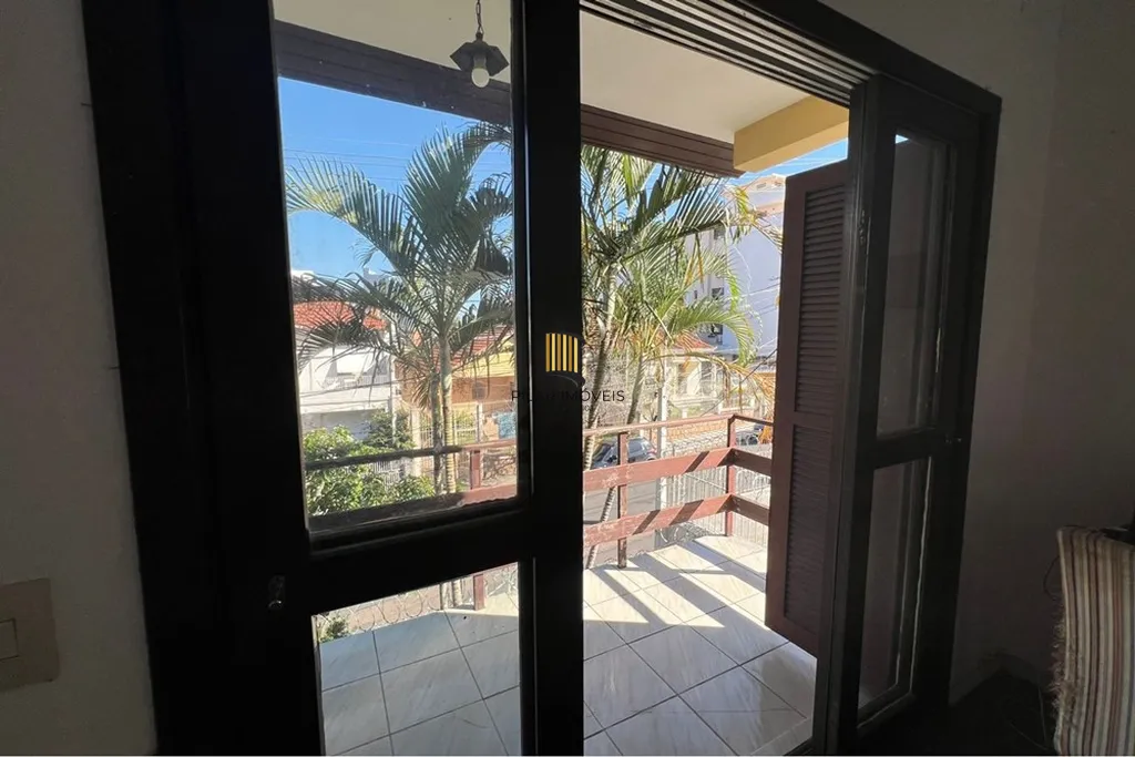 Casa 4 dormitórios no bairro Petrópolis