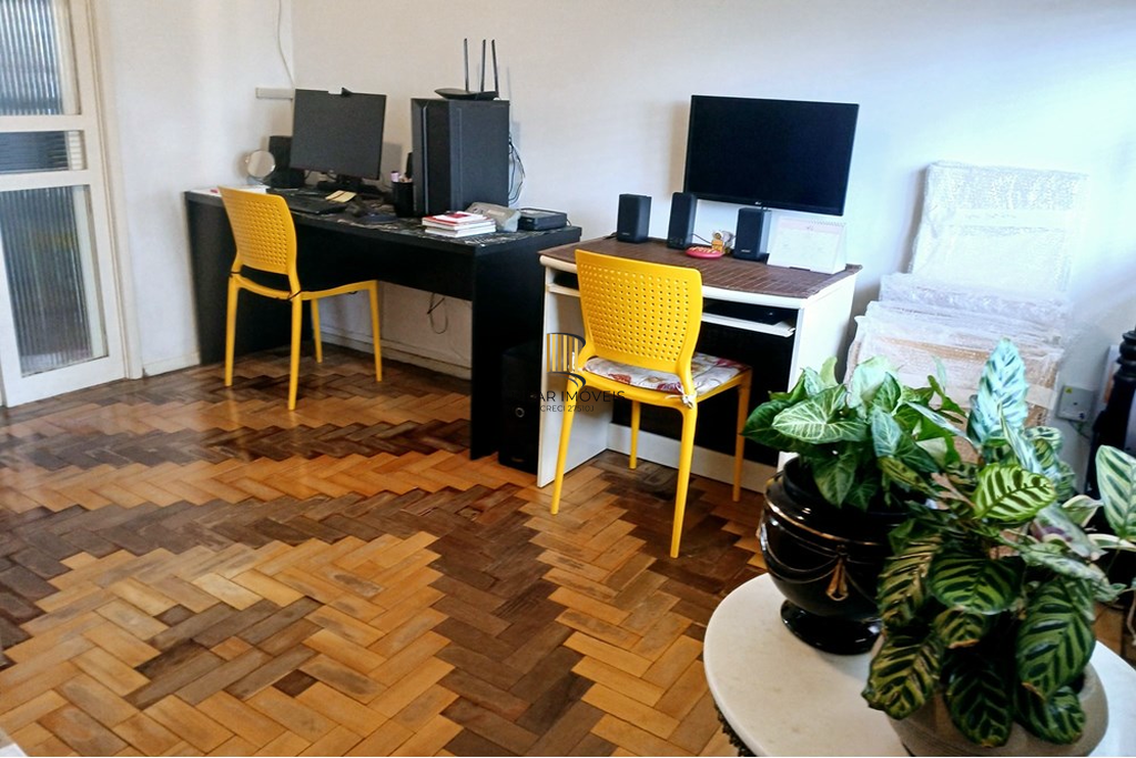 Casa 4 dormitórios no bairro Jardim do Salso