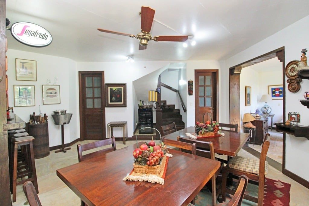 Casa de Condomínio 4 dormitórios no bairro Santa Tereza