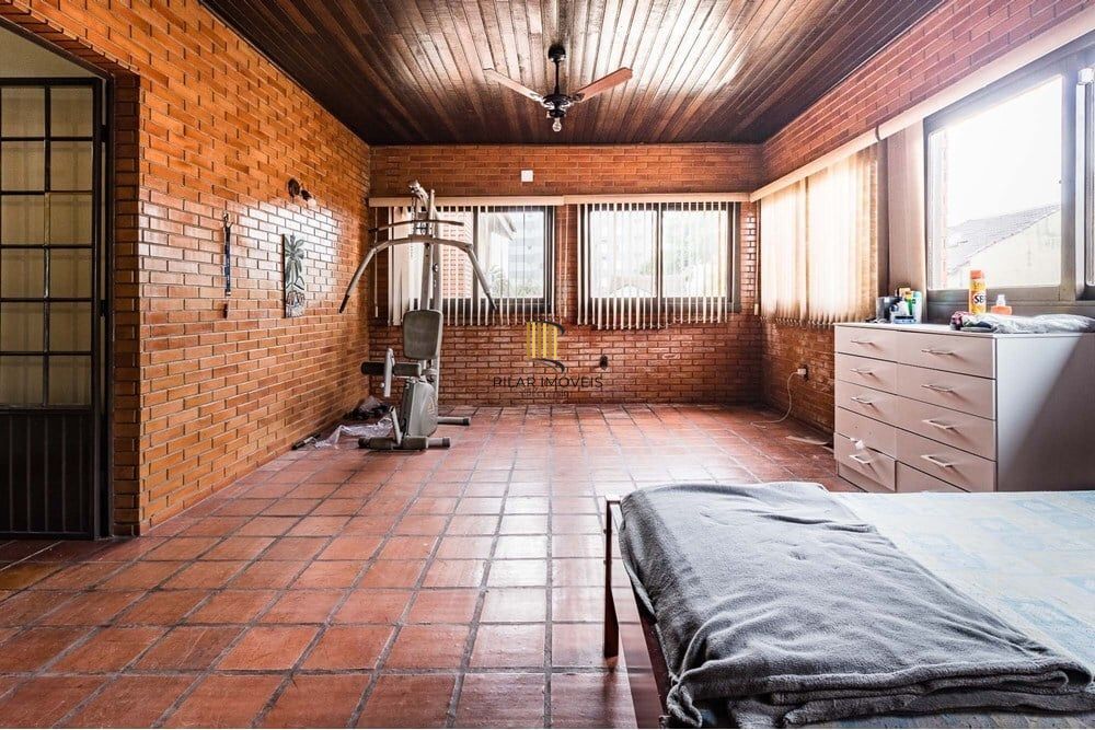 Casa 3 dormitórios no bairro Partenon