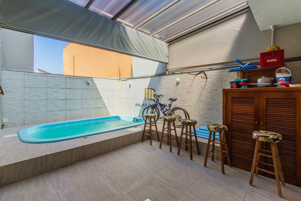 Casa 4 dormitórios no bairro Moinhos de Vento