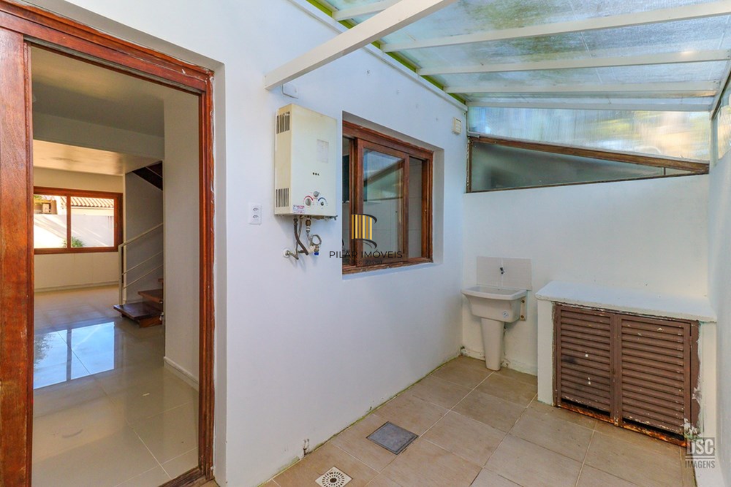 Casa de Condomínio 3 dormitórios no bairro Serraria