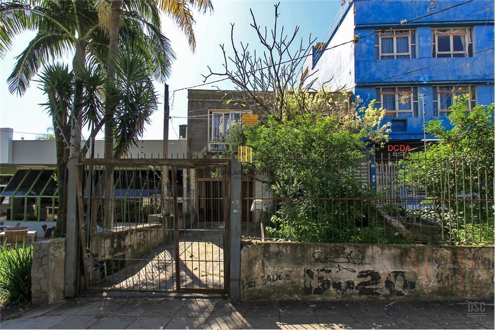 Casa 3 dormitórios no bairro Petrópolis