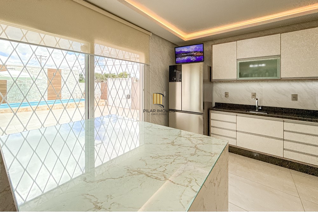 Casa 3 dormitórios no bairro Igara