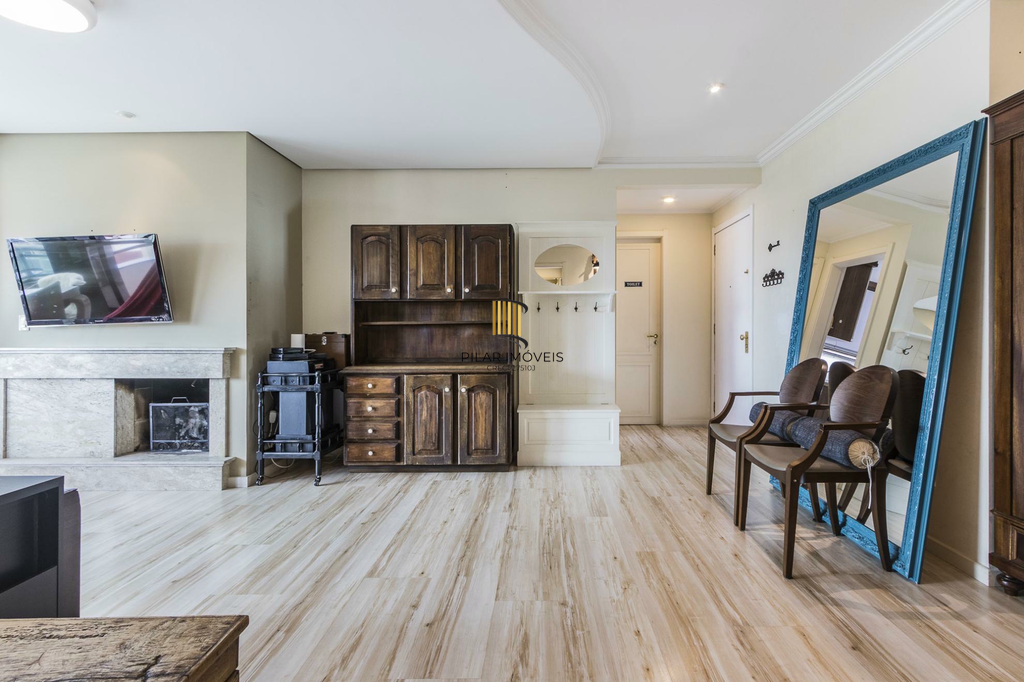 Apartamento 3 dormitórios no bairro Menino Deus