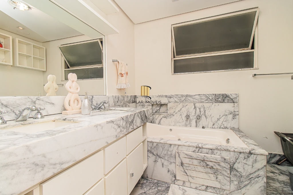 Apartamento 4 dormitórios no bairro Moinhos de Vento
