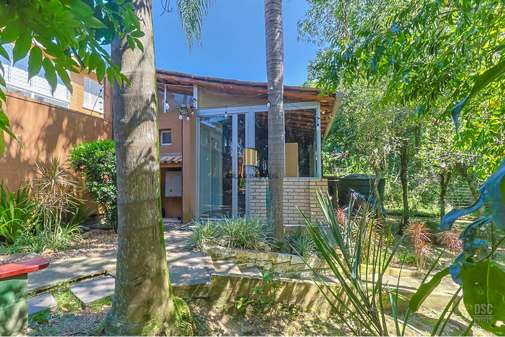 Casa de Condomínio 4 dormitórios no bairro Jardim Itu Sabará