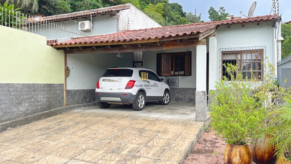 Casa 3 dormitórios no bairro Vila Nova