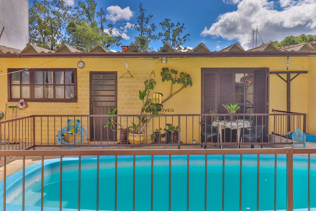 Casa 3 dormitórios no bairro Rubem Berta