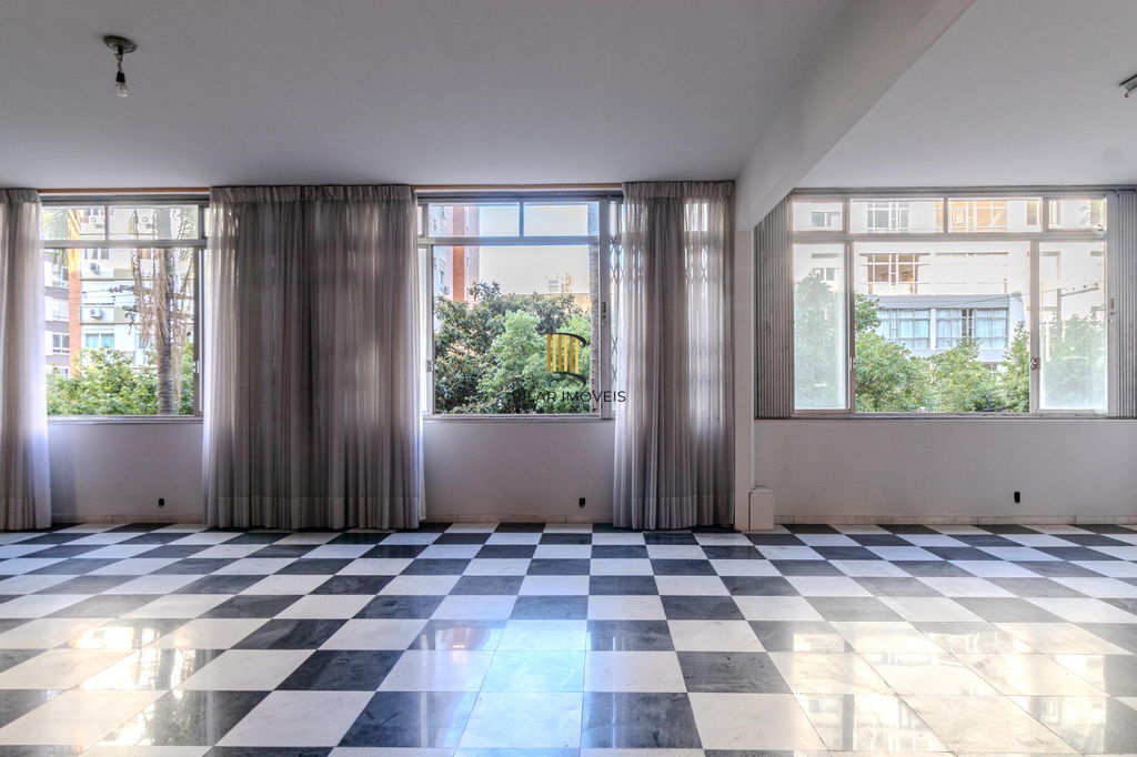 Apartamento 4 dormitórios no bairro Moinhos de Vento