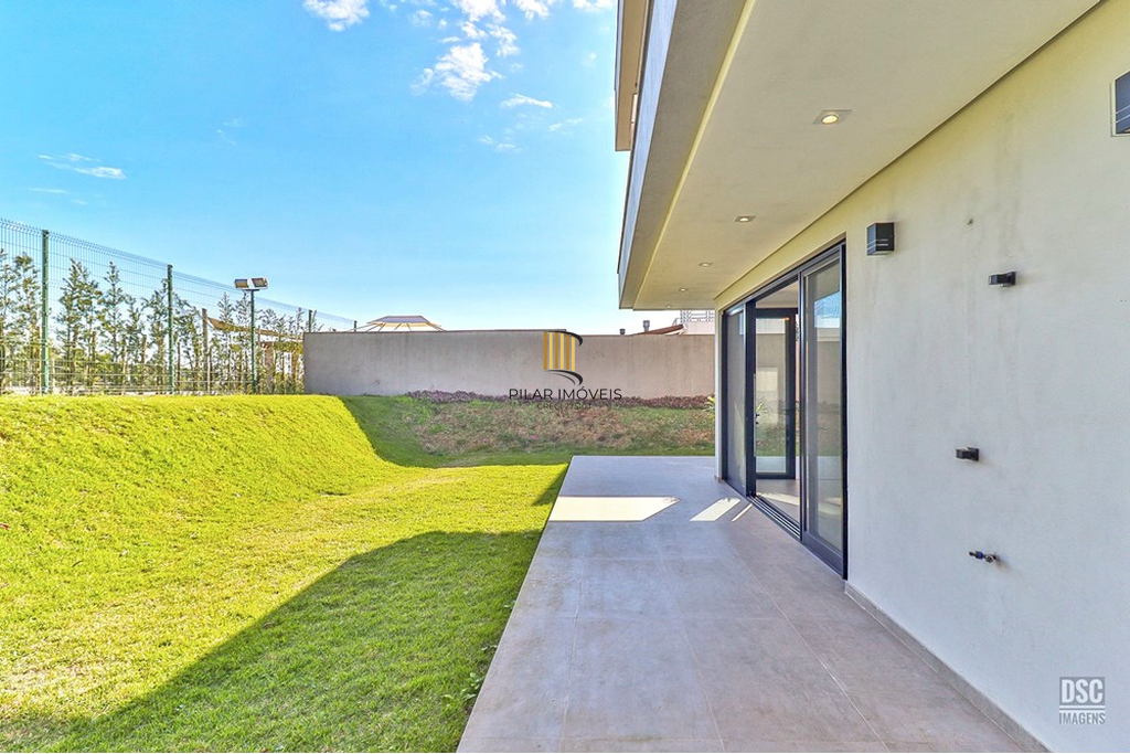 Casa de Condomínio 5 dormitórios no bairro Vila Nova