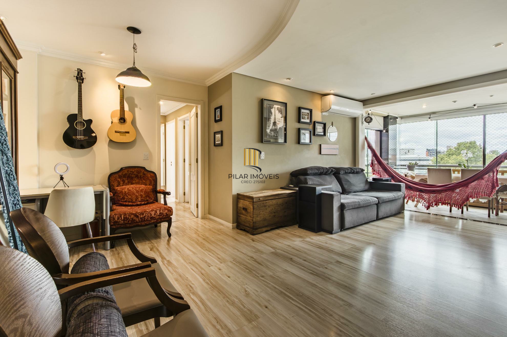 Apartamento 3 dormitórios no bairro Menino Deus