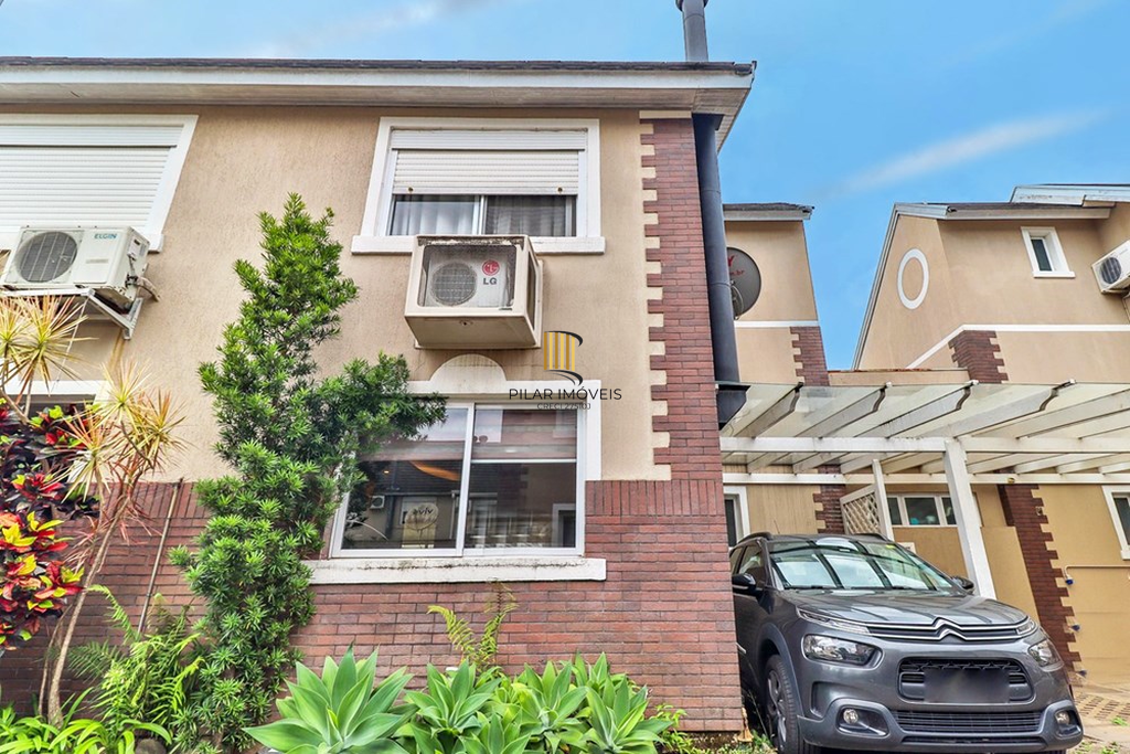 Casa de Condomínio 3 dormitórios no bairro São Sebastião