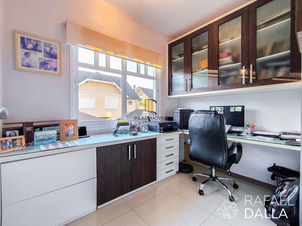 Casa de Condomínio 3 dormitórios no bairro Jardim Carvalho