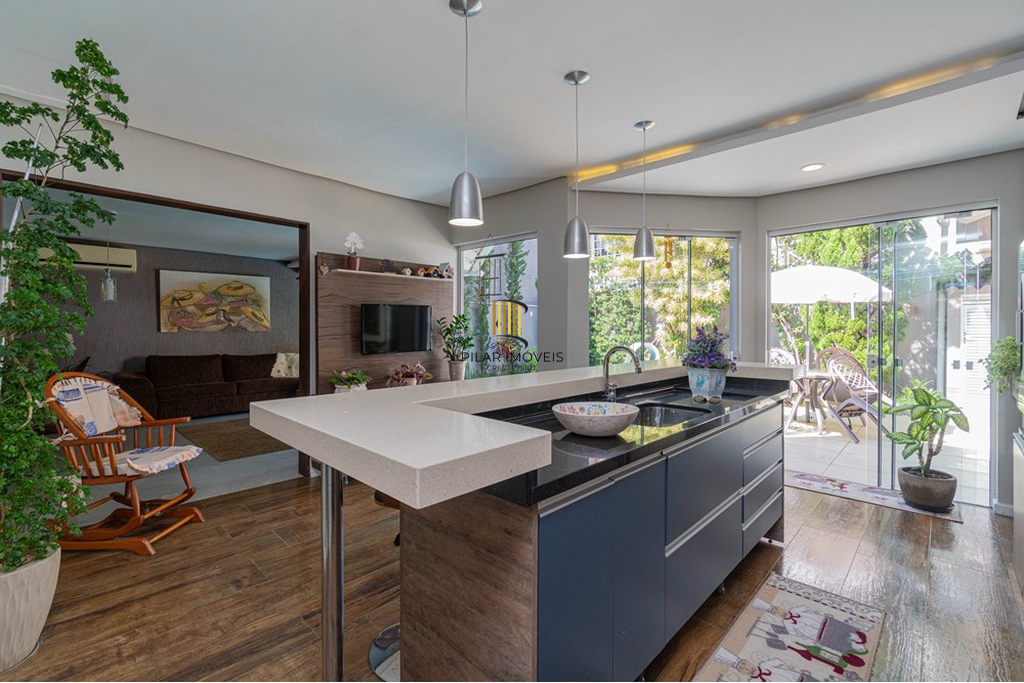 Casa 4 dormitórios no bairro Marechal Rondon