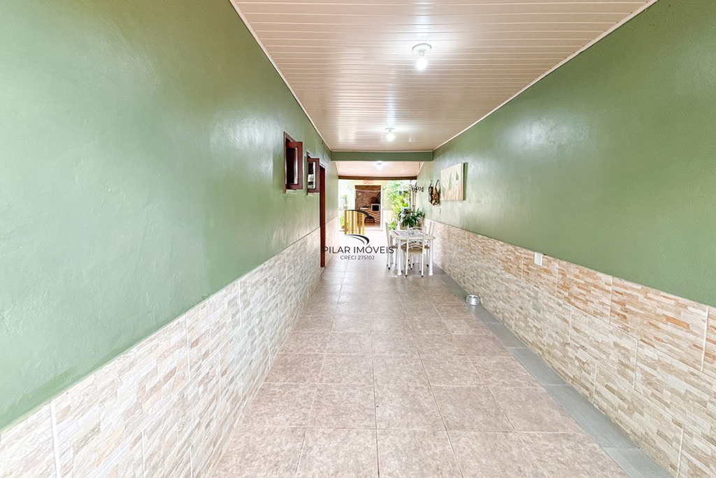 Casa 3 dormitórios no bairro Igara