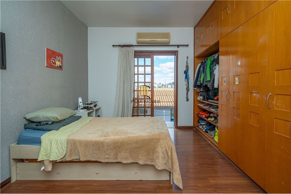 Casa 4 dormitórios no bairro Jardim Lindóia