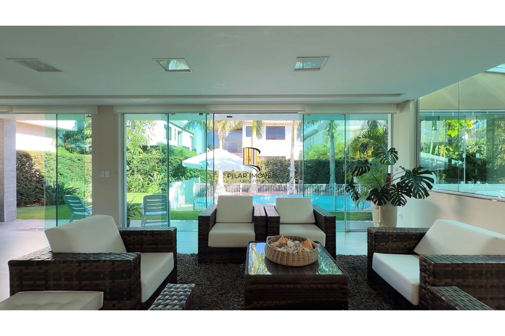 Casa de Condomínio 4 dormitórios no bairro Morada do Sol