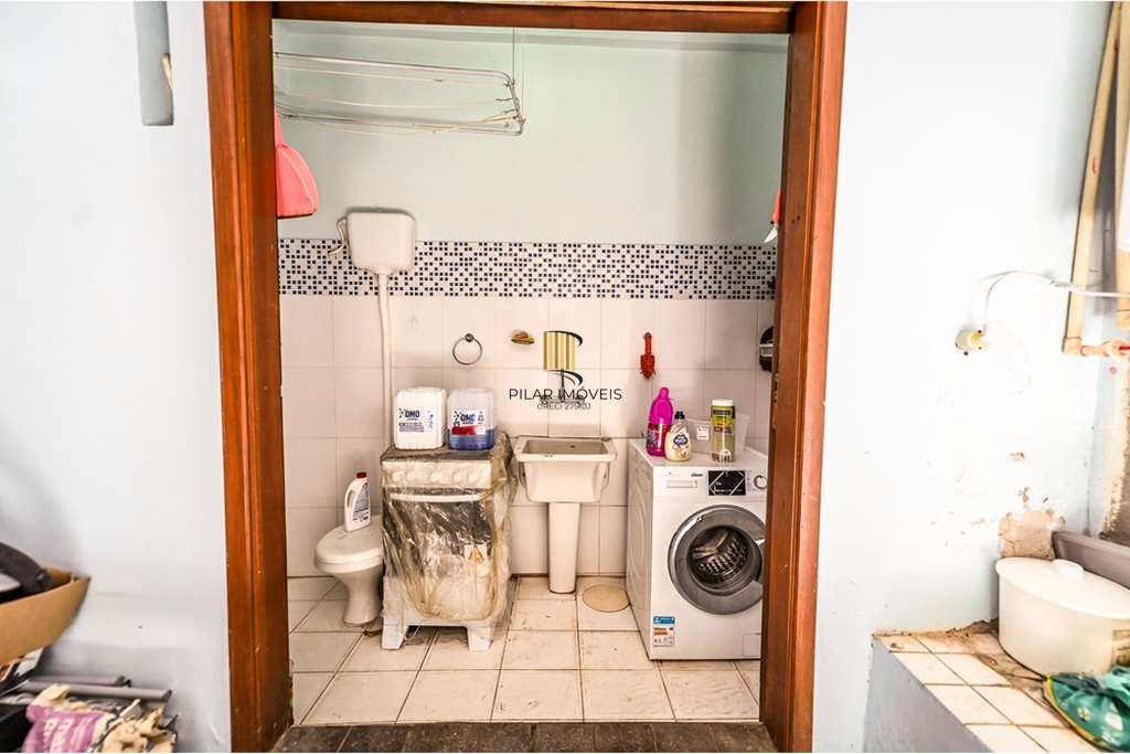 Casa 4 dormitórios no bairro Ipanema