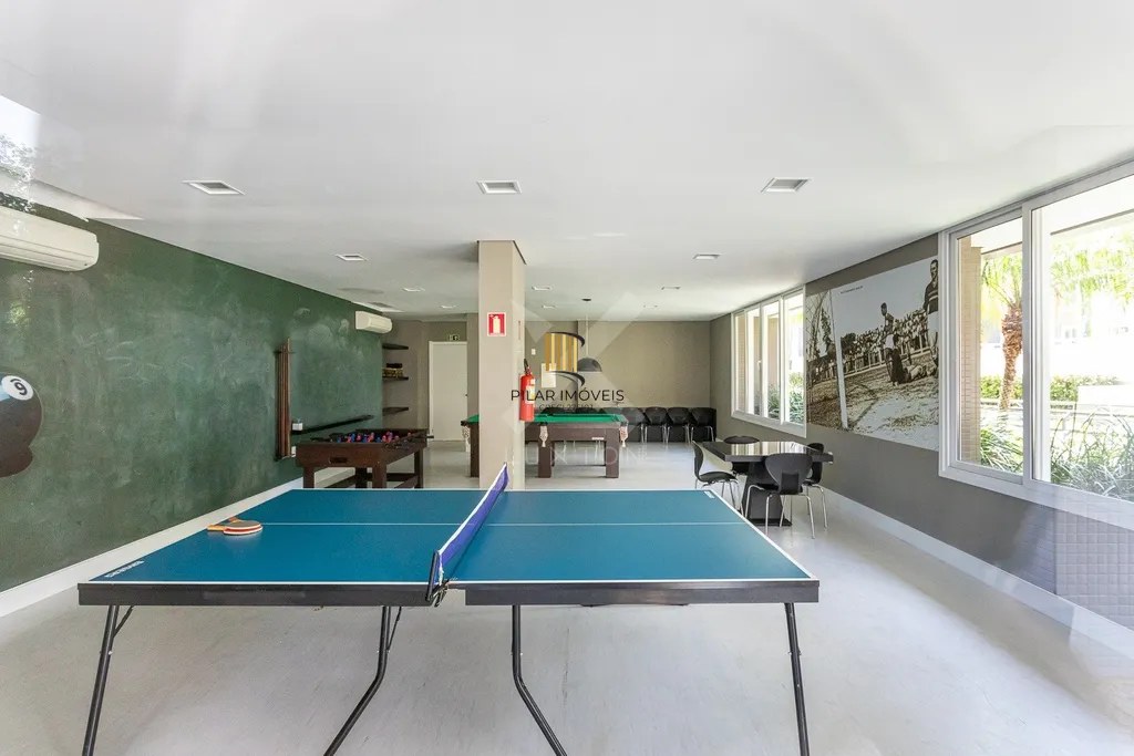 Apartamento 4 dormitórios no bairro Menino Deus