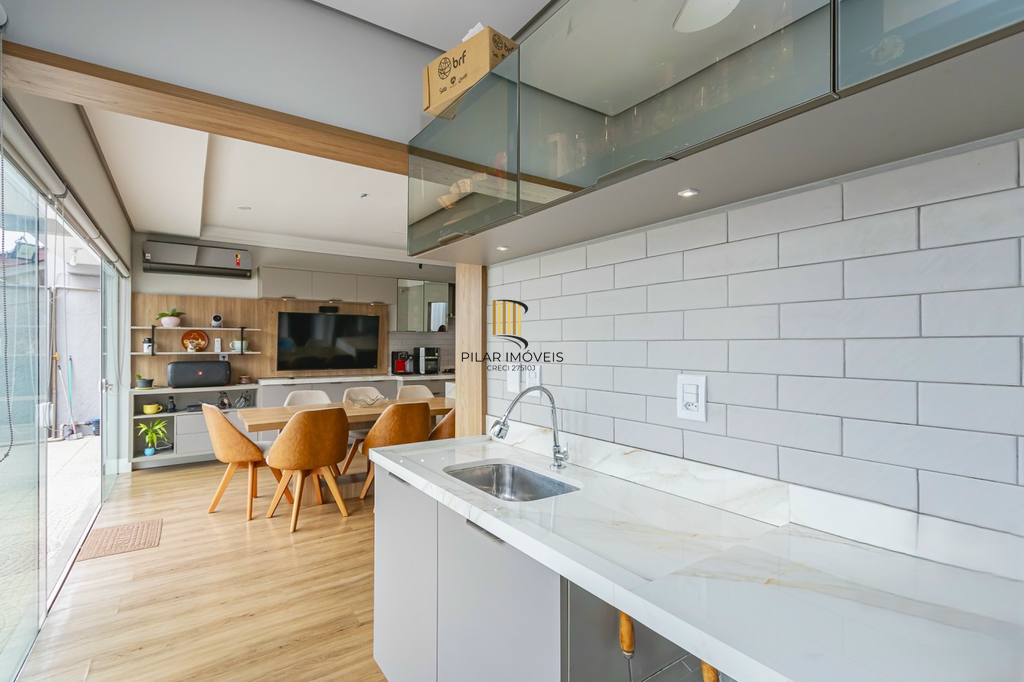 Casa 3 dormitórios no bairro Niterói