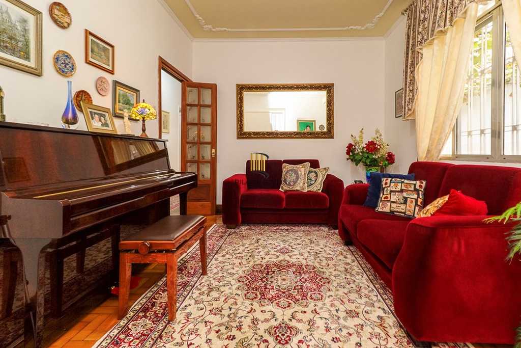 Casa 4 dormitórios no bairro Passo da Areia