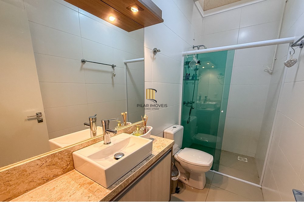 Casa 3 dormitórios no bairro Igara