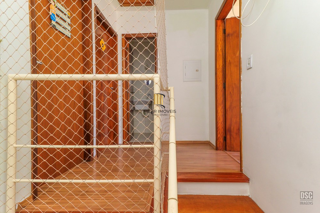 Casa de Condomínio 3 dormitórios no bairro Serraria